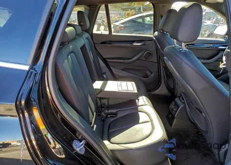 2018 BMW X1 xDrive28I z USA, uszkodzony, nr VIN WBXHT3C34J5L33178